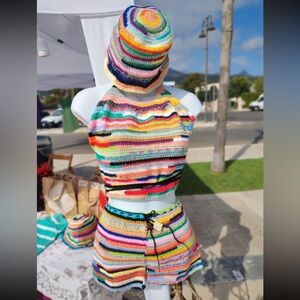 COACHELLA OUTFIT Multicolor Crochet Halter Top, Shorts & Beanie Set - size Xs